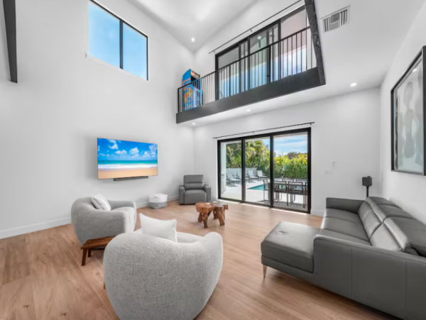 Luxury retreat in Naples - 4-Bedroom Home with Private Pool